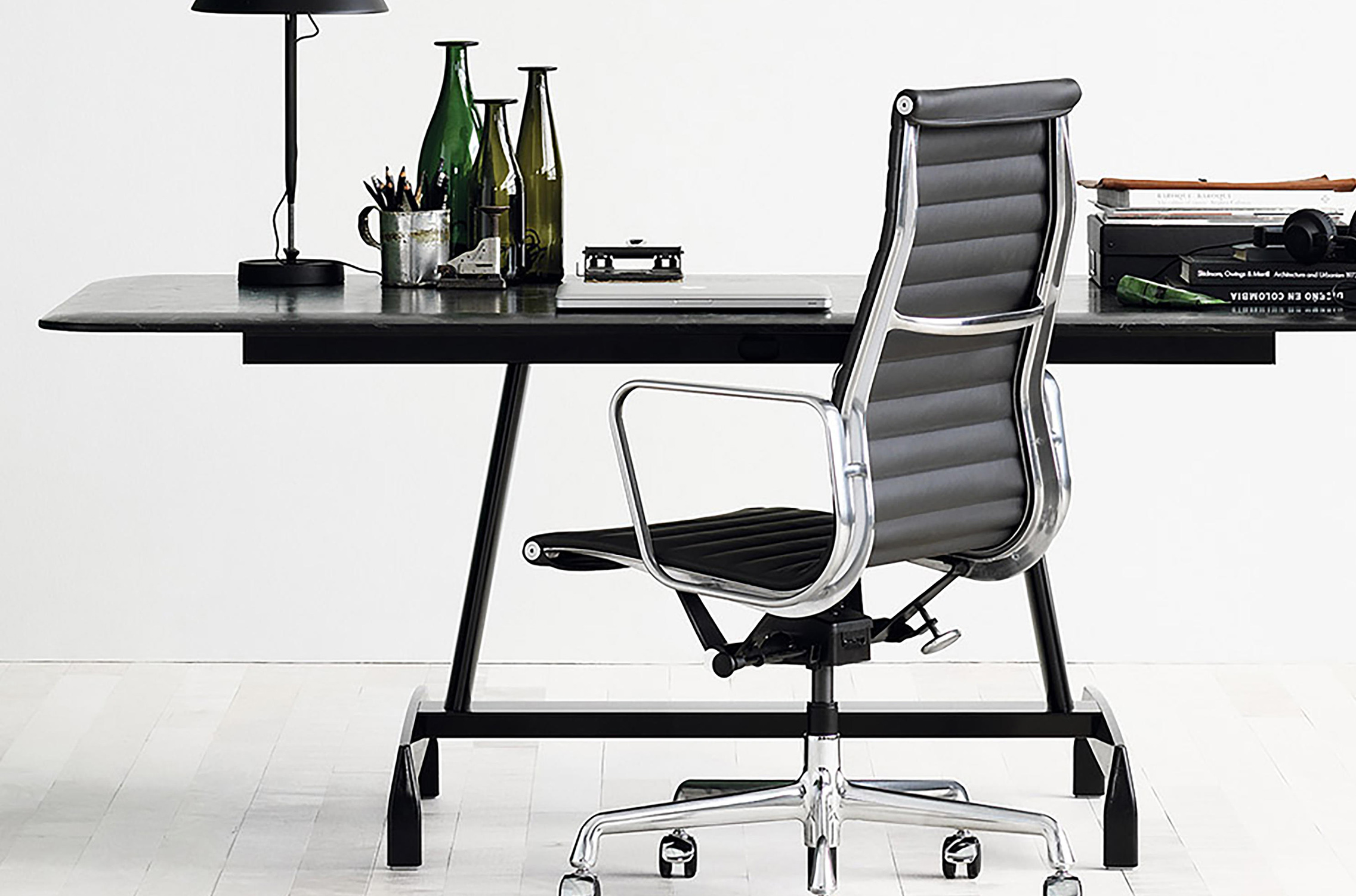  « Aluminium Chair», Eames, Vitra